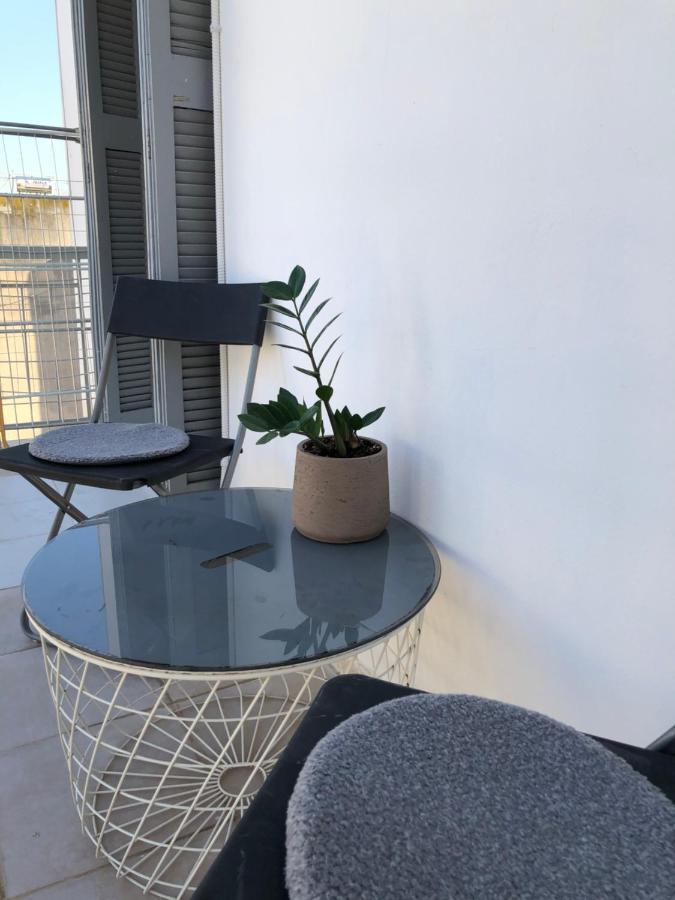 Cosy Apartment In Metaxourgeio Atene Esterno foto